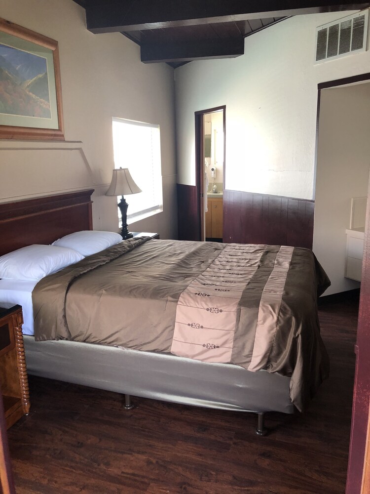 Sequoia Village - photo 30