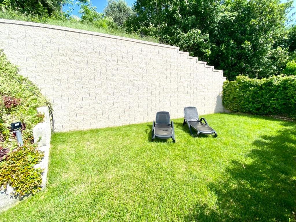 Lago 21 Garden Terrace & Lake View — 4-Star Luxury Hotel in Pastrengo, Italy