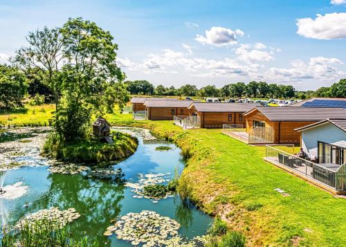 Flaxton Meadows Luxury Lodges - last minute hotel in York