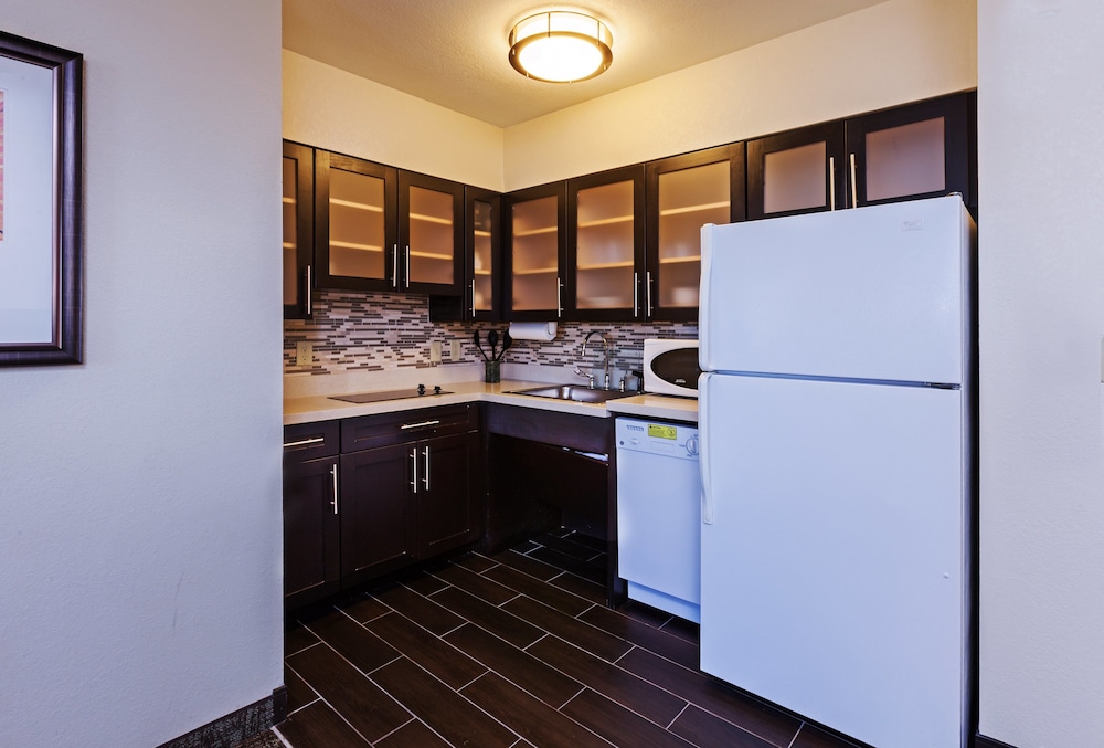 Staybridge Suites Woodland Hills by IHG - photo 7