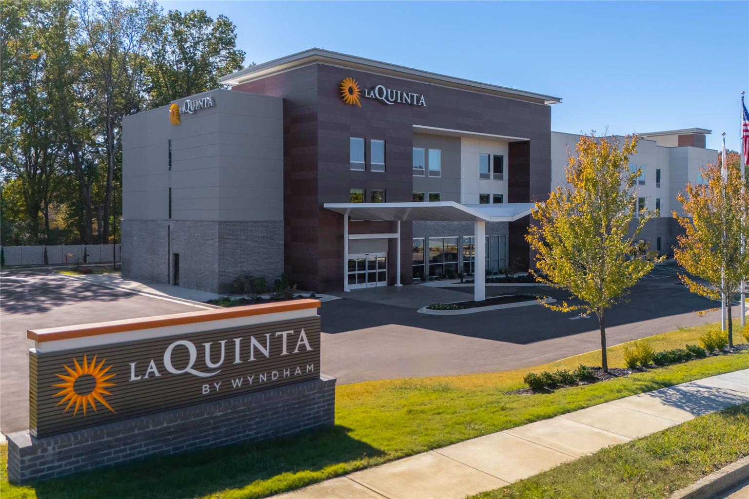 La Quinta Inn & Suites by Wyndham Olive Branch - carbon neutral hotel in Olive Branch
