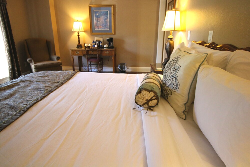 New World Inn Downtown Pensacola - photo 21