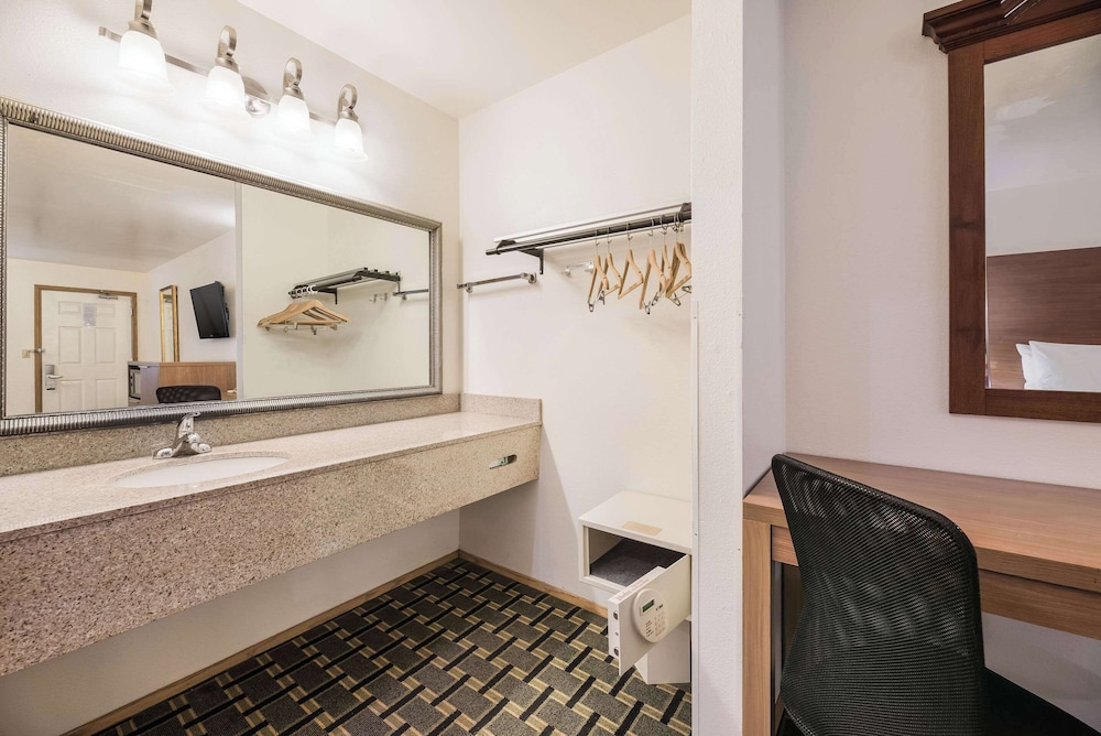 Quality Inn Near Fort Hunter Liggett - photo 27