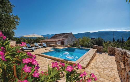 2 Bedroom Nice Home In Stari Grad — 4-Star Luxury Hotel in Stari Grad, Croatia