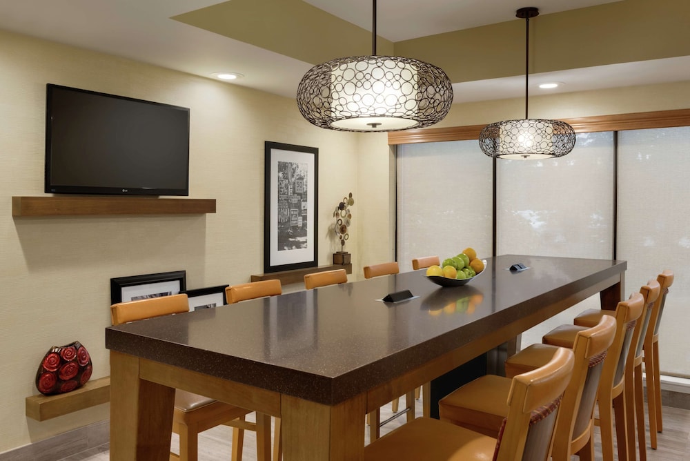 Hampton Inn West Des Moines Lake Drive - photo 26