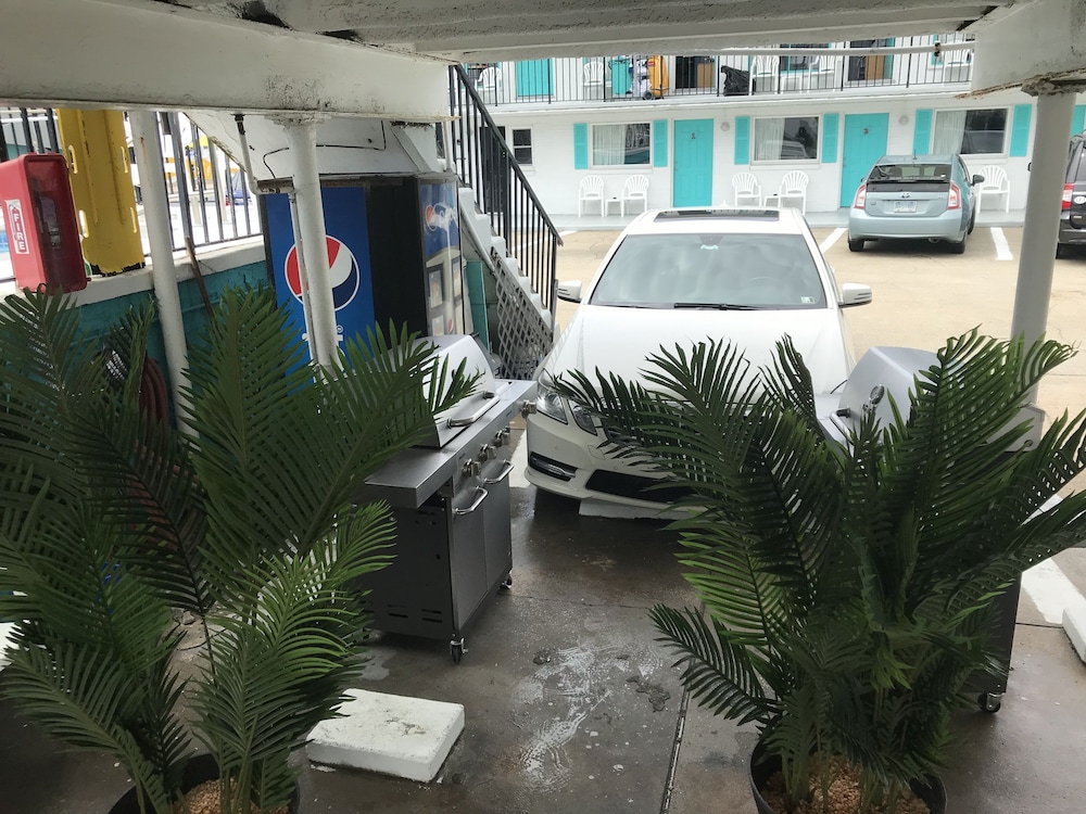 Surf Comber Motel - photo 29