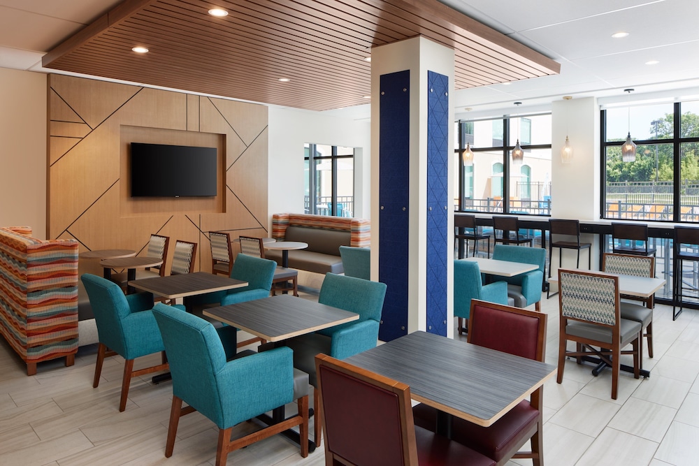Holiday Inn Express & Suites Gulf Breeze Pensacola Area By Ihg - photo 22