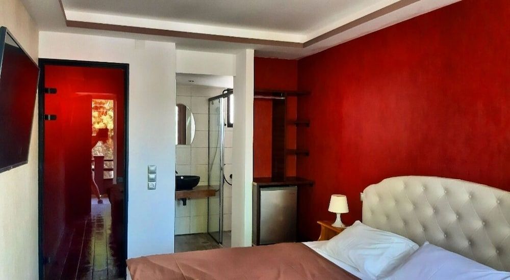 Villa Park Luxury Rooms — 4-Star Luxury Hotel in Astros, Greece