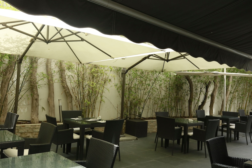 Rysara Hotel - carbon neutral hotel in Dakar