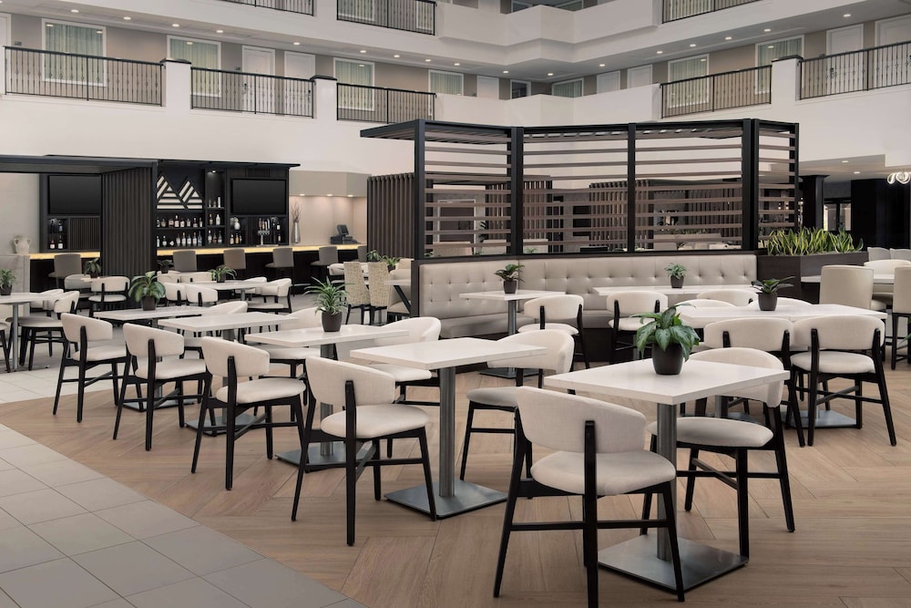 Embassy Suites La Quinta Hotel & Spa - photo 51