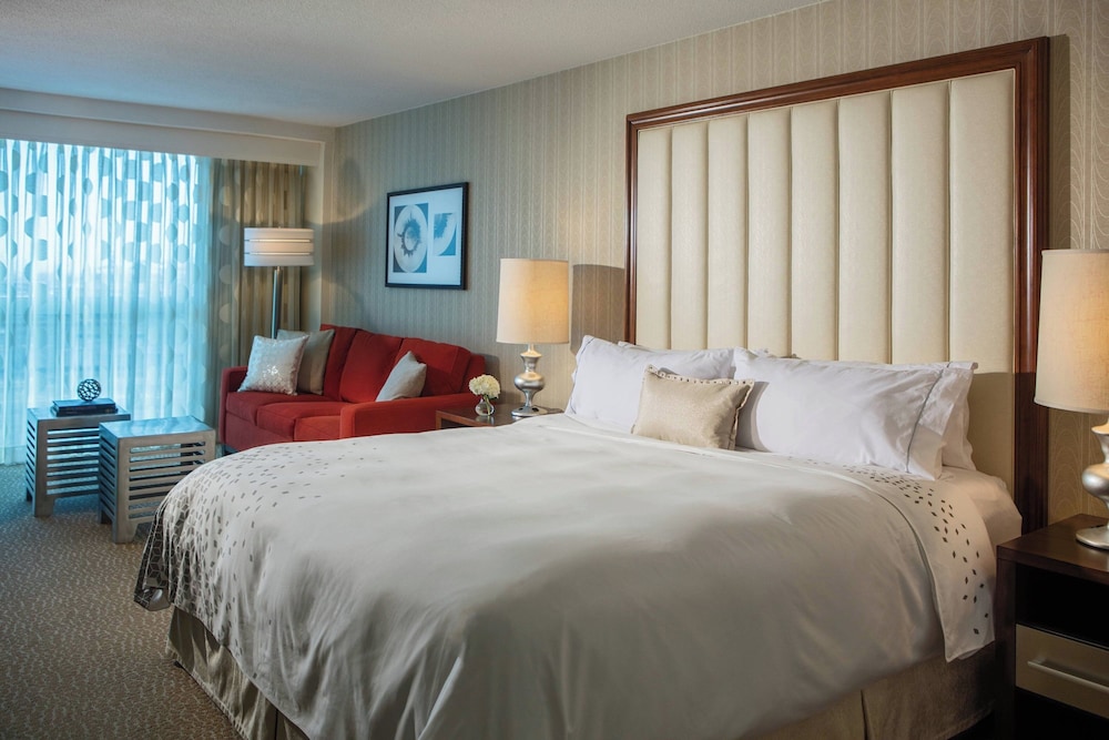 Renaissance Newark Airport Hotel - photo 11