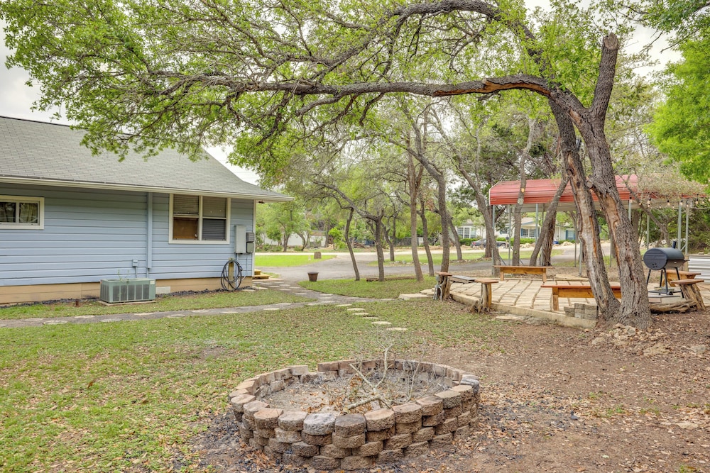 Canyon Lake Home with Resort Amenities and Fire Pit - photo 10
