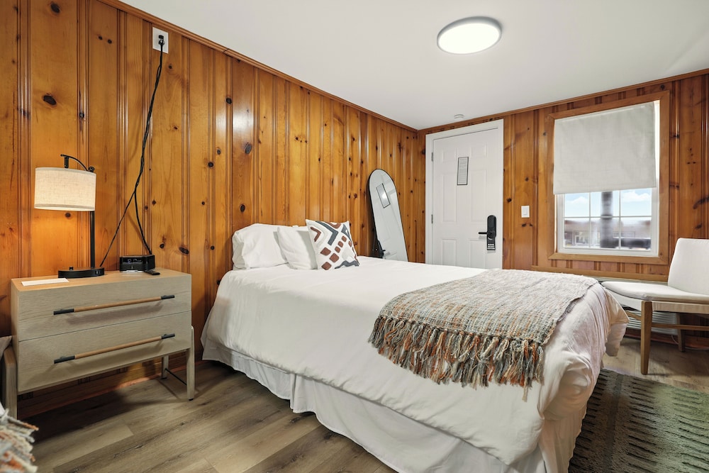 Hillside Motel LLC - photo 48