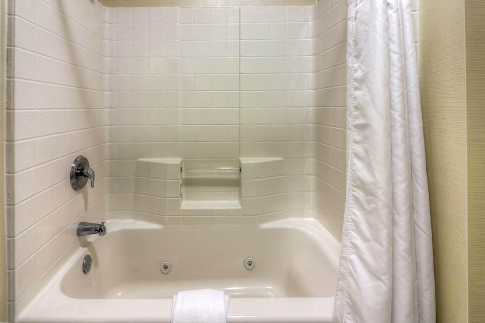 The Breakers Hotel & Suites - photo 42