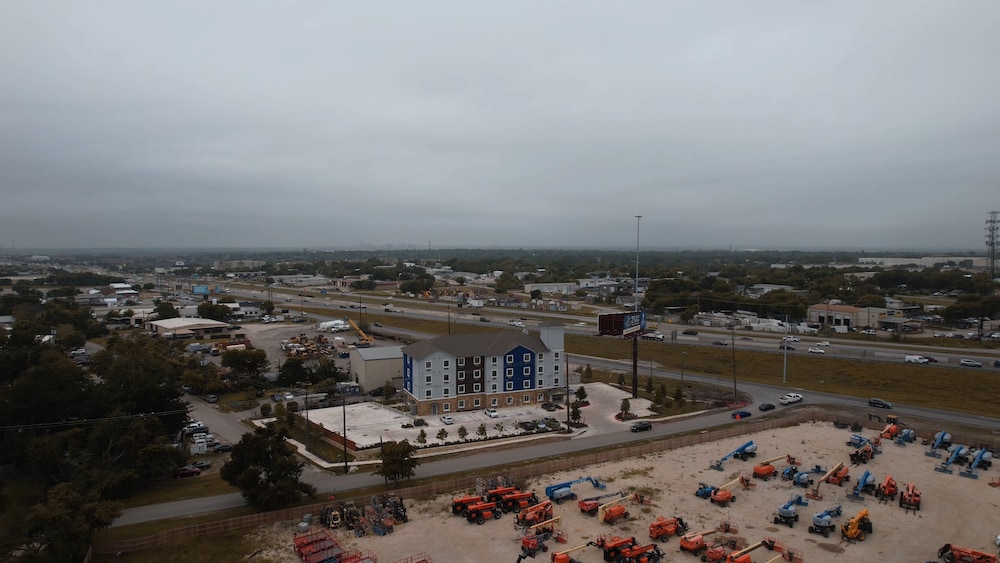 Texas Bungalows Hotel & Hotel Que at i35 Austin Pflugerville - photo 61