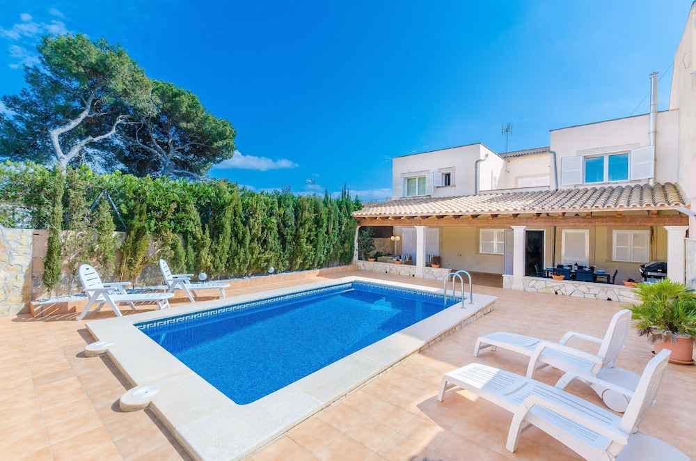 Villa Gloria — 4-Star Luxury Hotel in Llucmajor, Spain