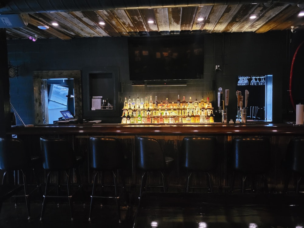 The Honey Bee Motel - photo 20
