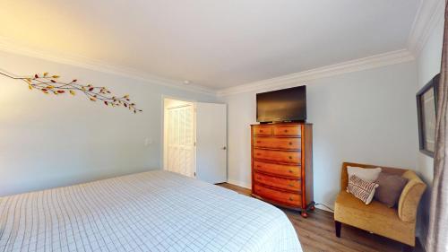 946 Inverness Village - photo 14