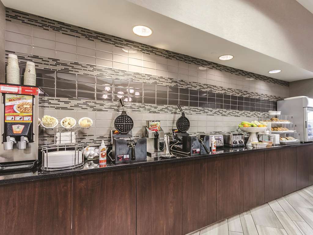La Quinta Inn & Suites by Wyndham Grand Junction - photo 35