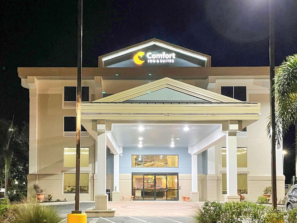 La Quinta Inn & Suites by Wyndham Sarasota I75 - photo 33