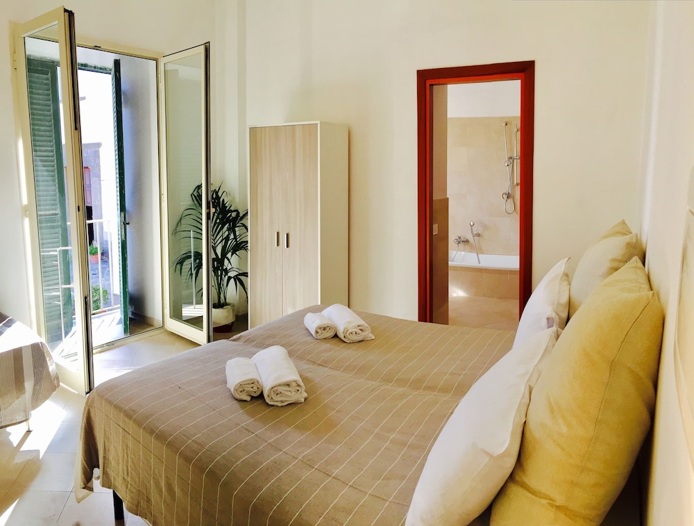 Harbour View - carbon neutral hotel in Forio