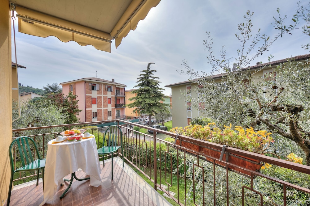 Elena Apartment Family Friendly — 4-Star Luxury Hotel in Salo, Italy
