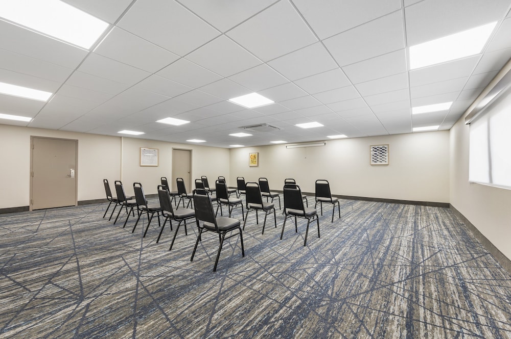 Holiday Inn Express Greencastle by IHG - photo 39