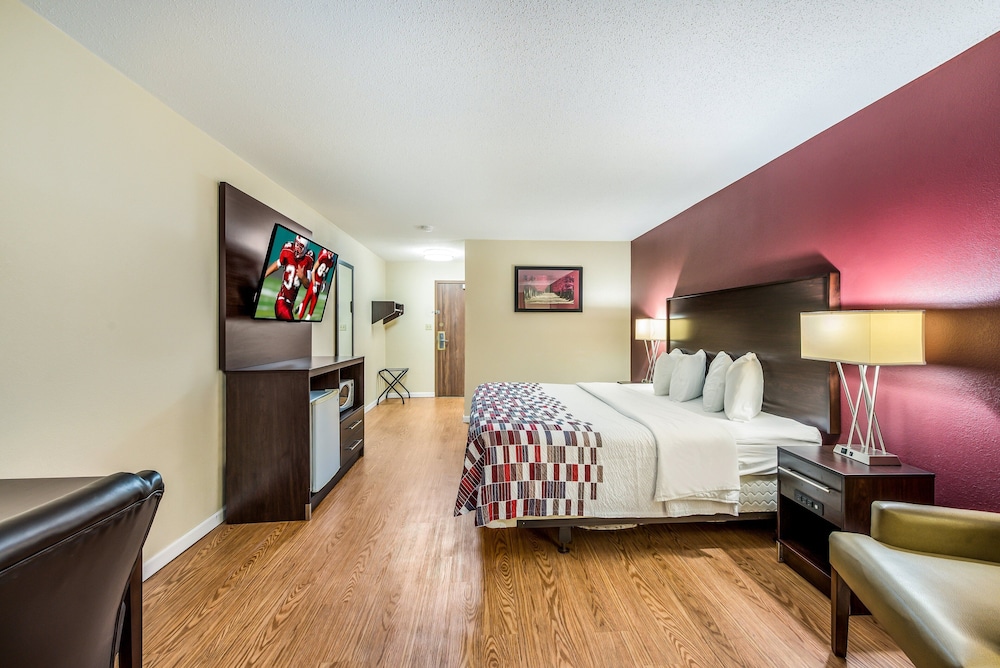 Red Roof Inn & Suites Wapakoneta - photo 15
