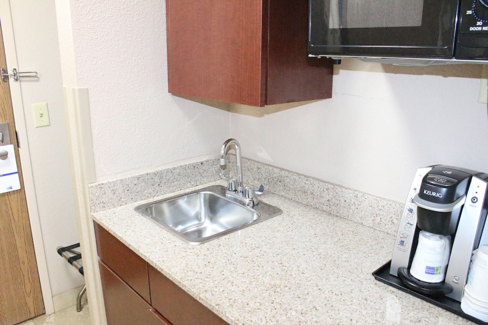 Holiday Inn Express Kansas City Liberty by IHG - photo 24