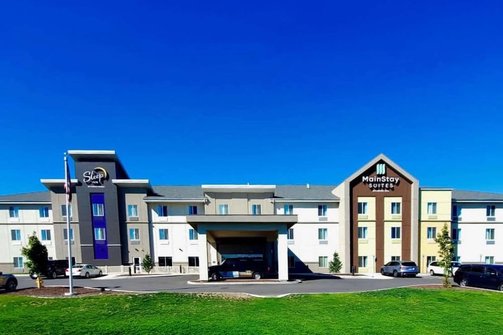 MainStay Suites Spokane Airport pet-friendly hotel Spokane