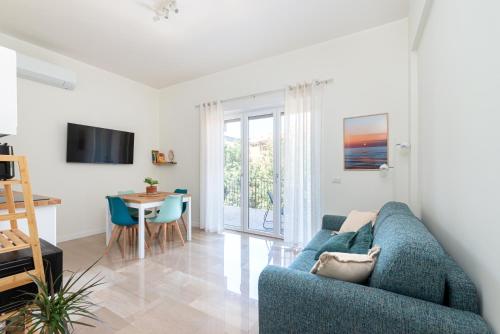 MediterraneaHouse Train Close By — 4-Star Luxury Hotel in Lido Di Ostia, Italy
