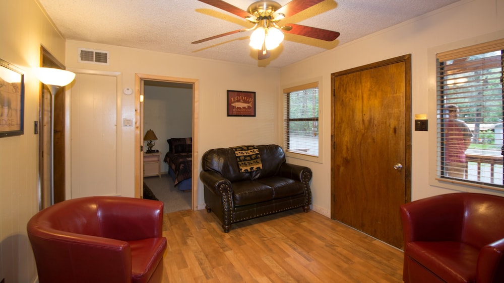 Upper Canyon Inn & Cabins - photo 84