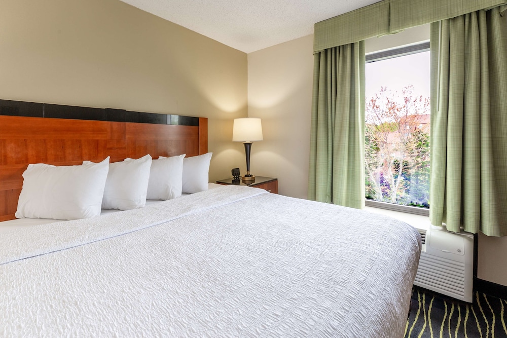 Hampton Inn Columbia I 26 Harbison Blvd. - photo 24