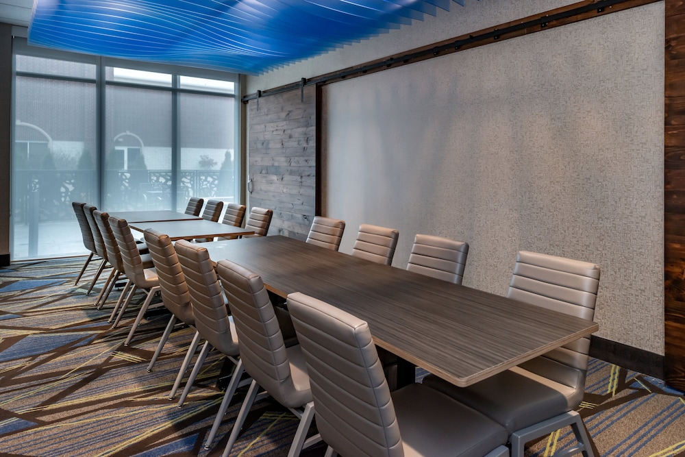 Holiday Inn Express & Suites Romeoville Joliet North by IHG - photo 38