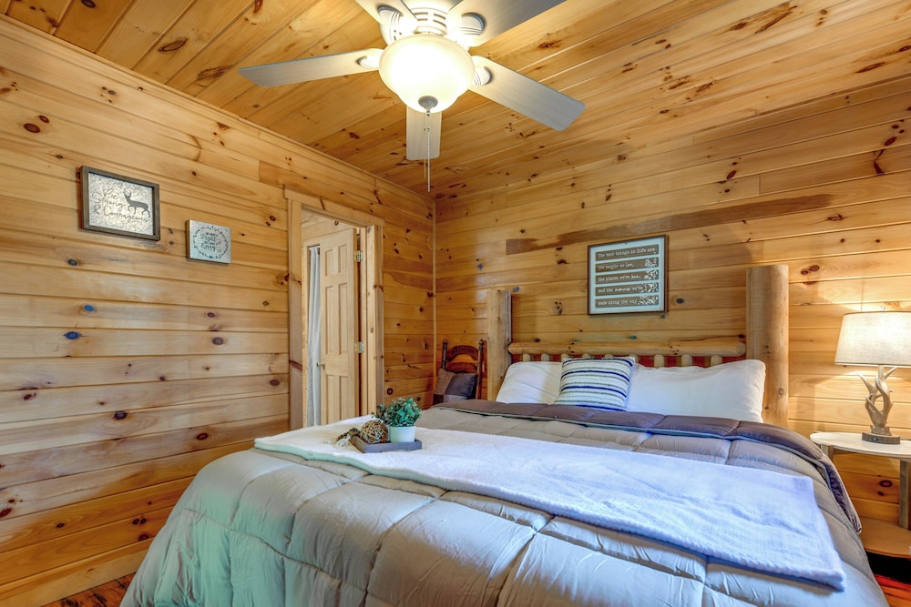 Bryson City Cabin in Smoky Mtn W resort Amenities - photo 11