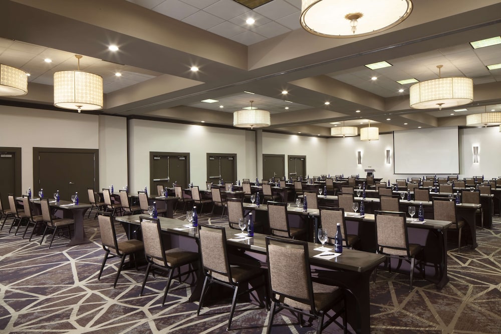 Embassy Suites by Hilton Philadelphia Airport - photo 61