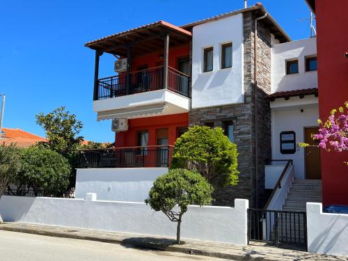 Nea Roda Apartments — 4-Star Luxury Hotel in Nea Roda, Greece