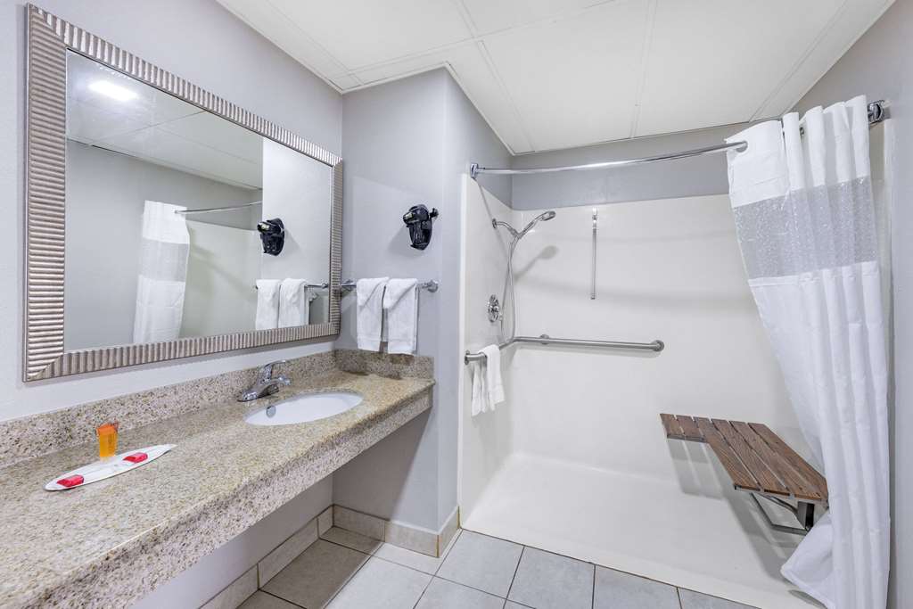 Days Inn by Wyndham Fredericksburg North - photo 21