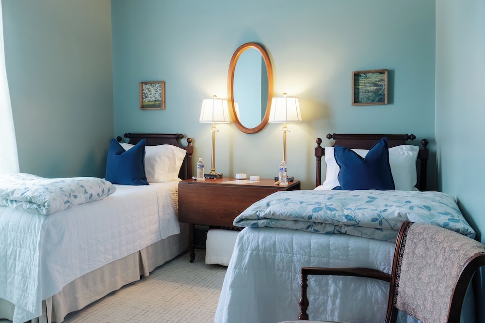 The Trott House Inn - photo 11