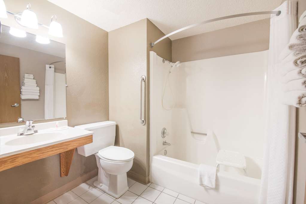 Super 8 by Wyndham Jamestown - photo 5