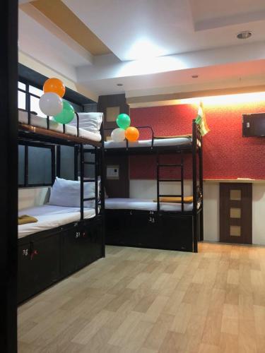 Bandra Dormitory Only for indian male