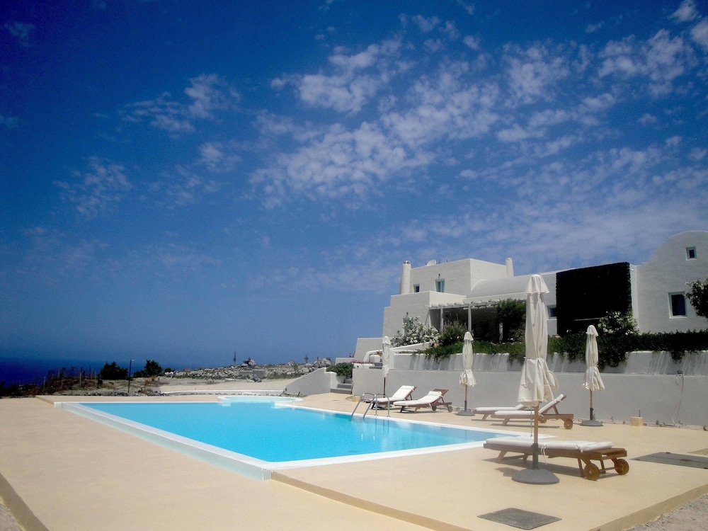 Blackrock Villa — 4-Star Luxury Hotel in Emporeio, Greece