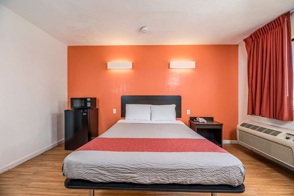 Motel 6 Westley CA - photo 15