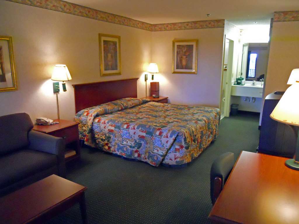 Americas Best Inn & Suites Decatur - photo 13