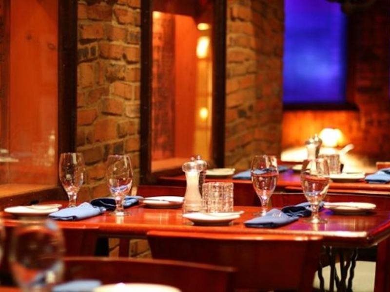 Met Hotel Troy - photo 10