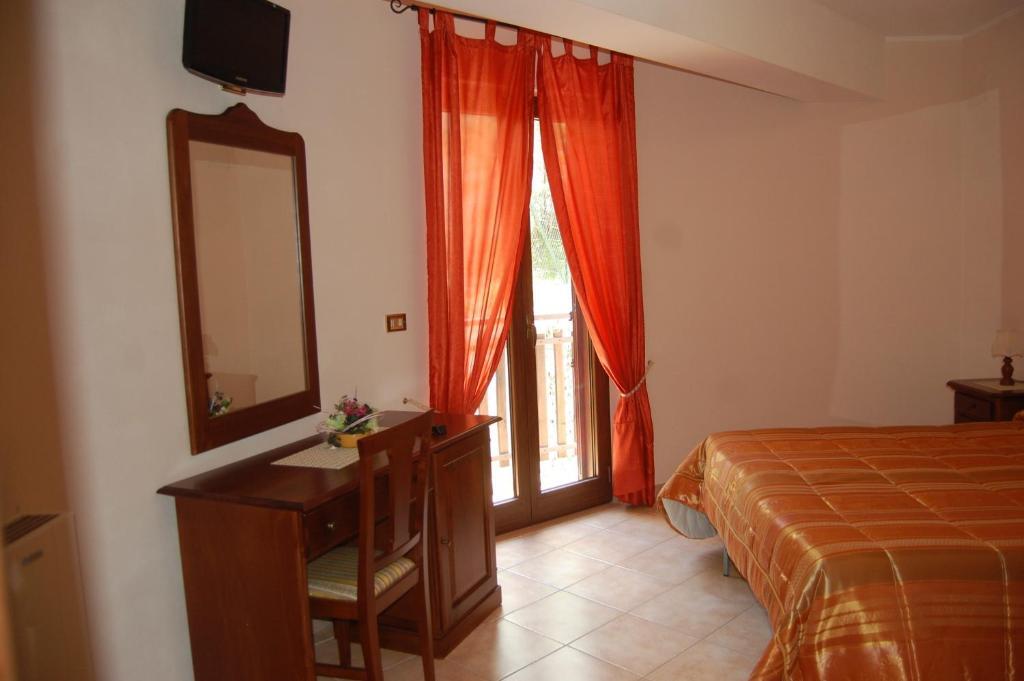 La Tana Dell'Orso Sas — hotel in Villalago