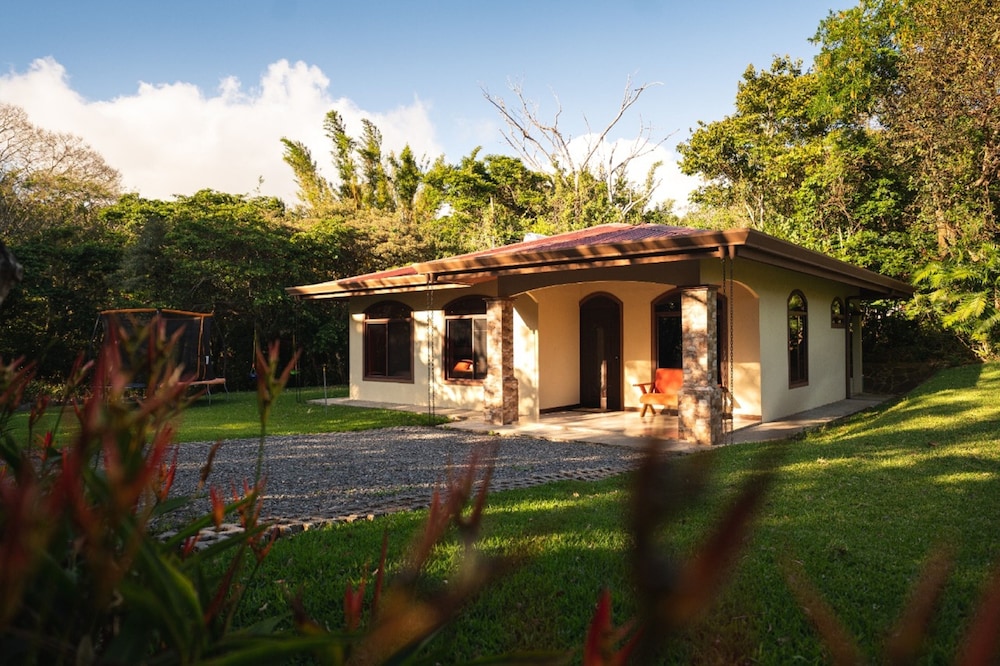 La Macadamia Monteverde — 4-Star Luxury Hotel in Monteverde, Costa Rica