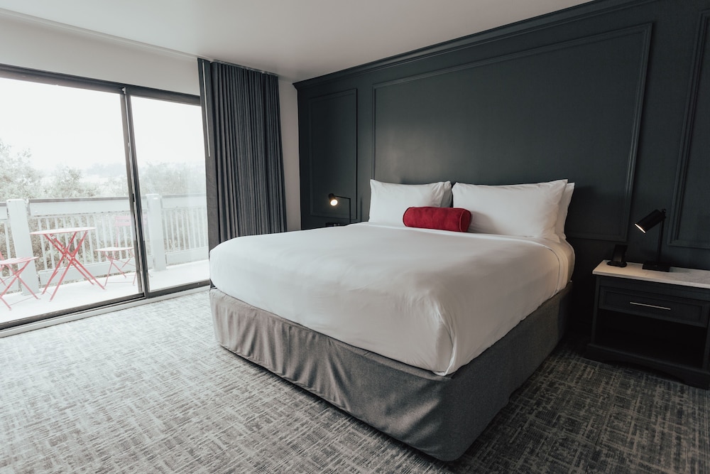 Vinland Hotel and Lounge - photo 7