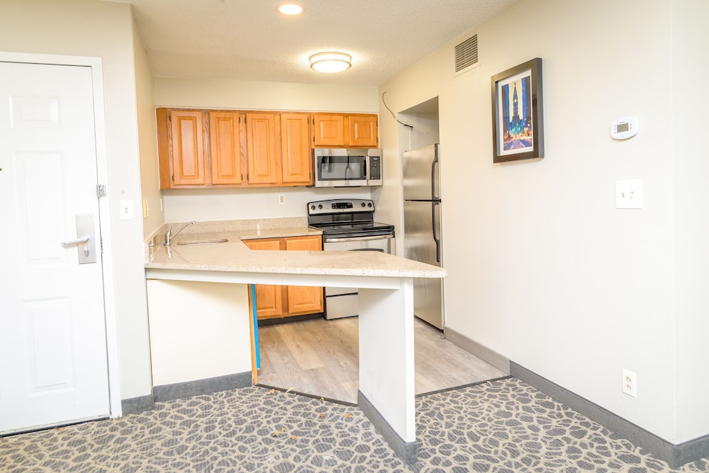 Philadelphia Suites at Airport An Extended Stay Hotel - photo 4