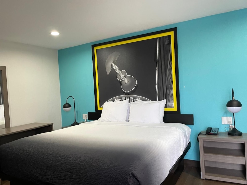Super 8 by Wyndham Wichita Falls - photo 10